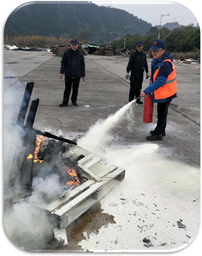 四川天馬玻璃有限公司急救安全知識培訓暨應急疏散和消防滅火演練活動(dòng)報道(圖12)