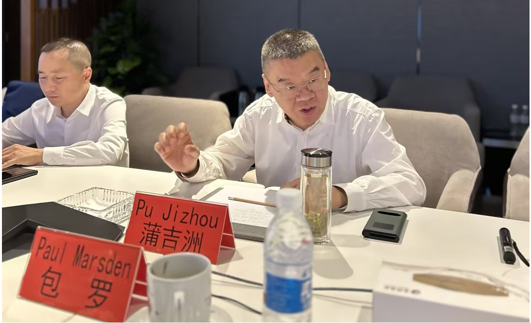 OI集團亞洲區總經(jīng)理一行到四川天馬進(jìn)行考察交流(圖7) OI集團亞洲區總經(jīng)理一行到四川天馬進(jìn)行考察交流(圖7)