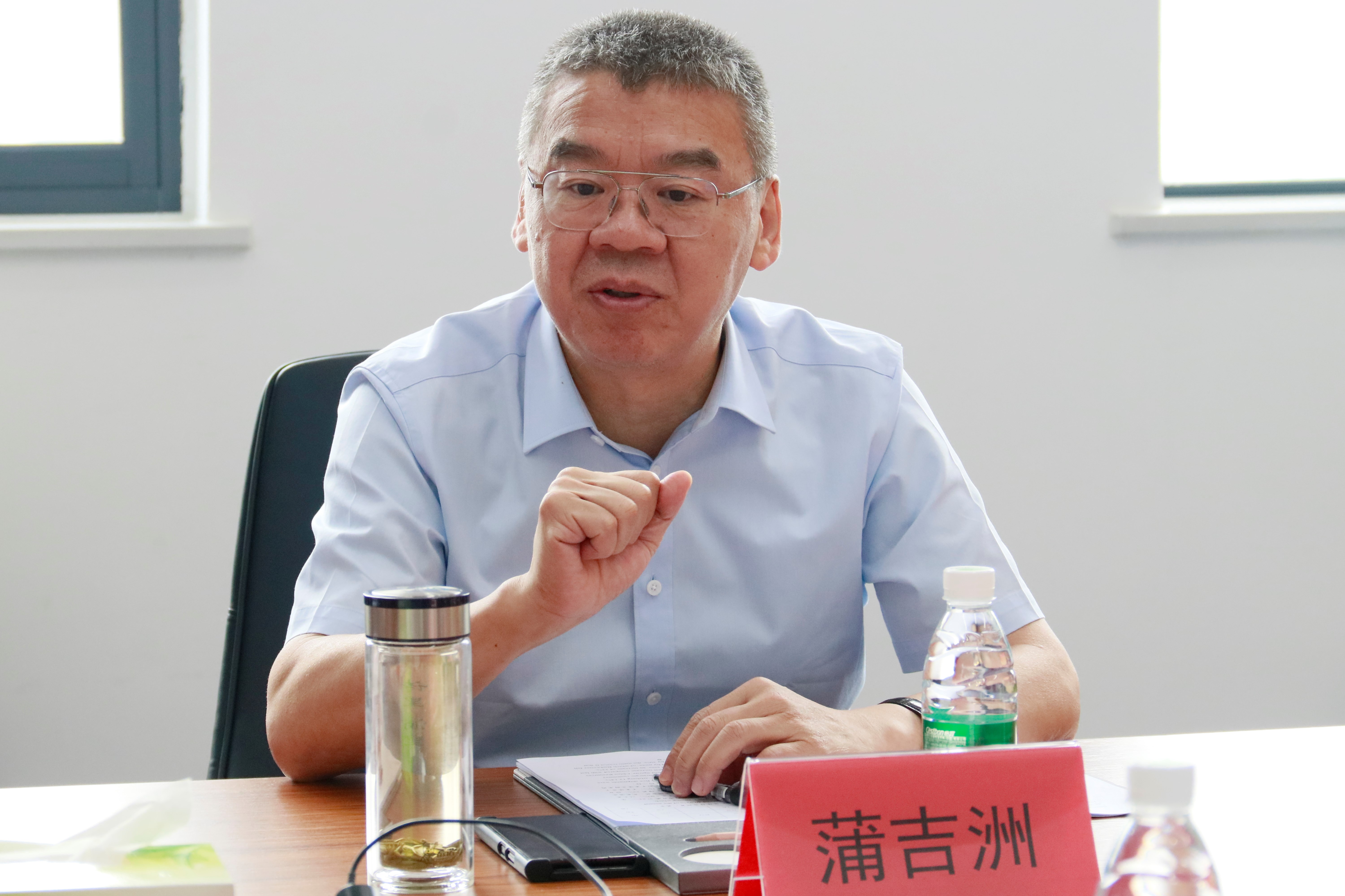 四川天馬公司第五屆董事會(huì )第三次會(huì )議成功召開(kāi)(圖1) 四川天馬公司第五屆董事會(huì )第三次會(huì )議成功召開(kāi)(圖1)